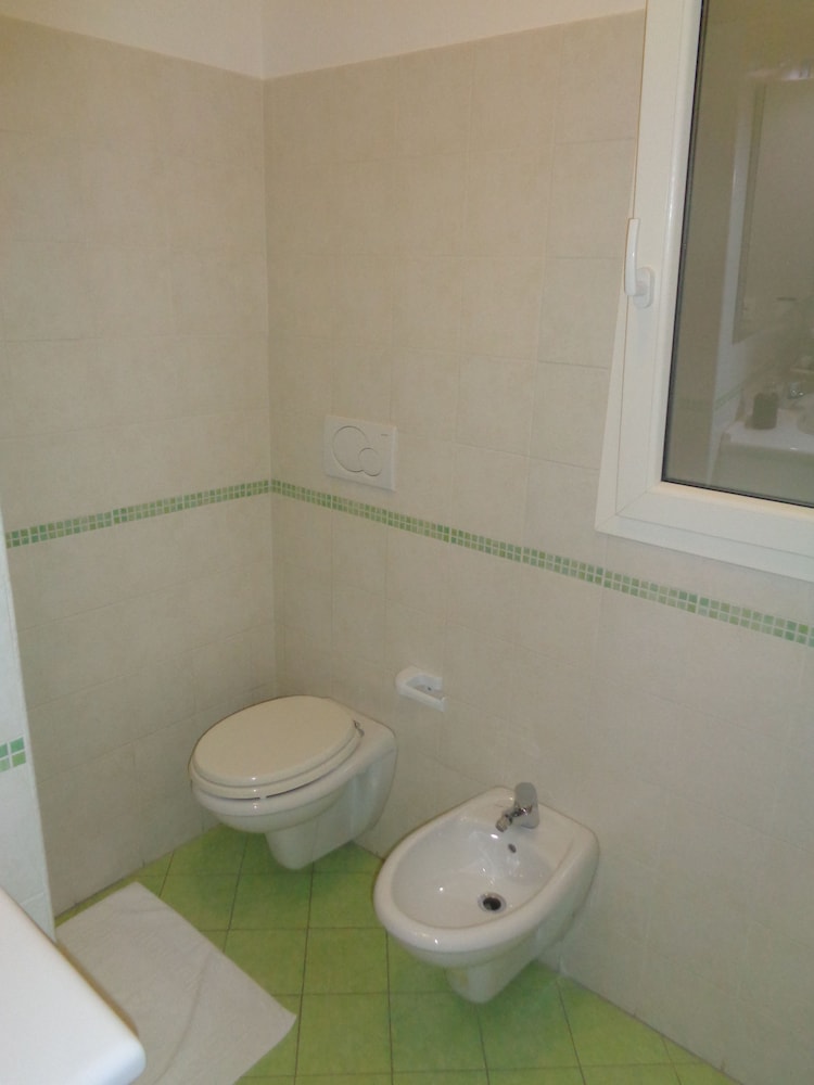 Double Room (External Private Bathroom) photo 3