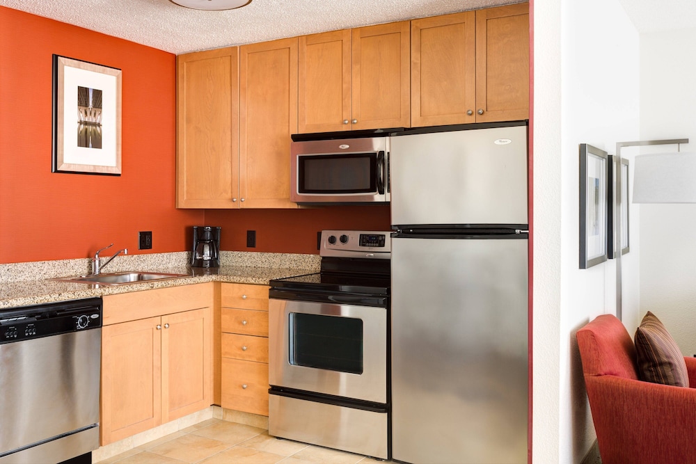 Suite, 1 Bedroom - Photo 6