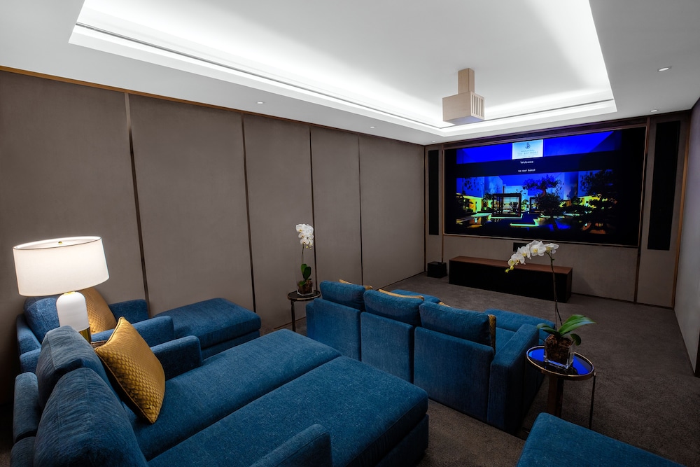 The Luxe Villa, 1 Bedroom, with Private Pool, Private Cinema and Butler Service thumbnail 6