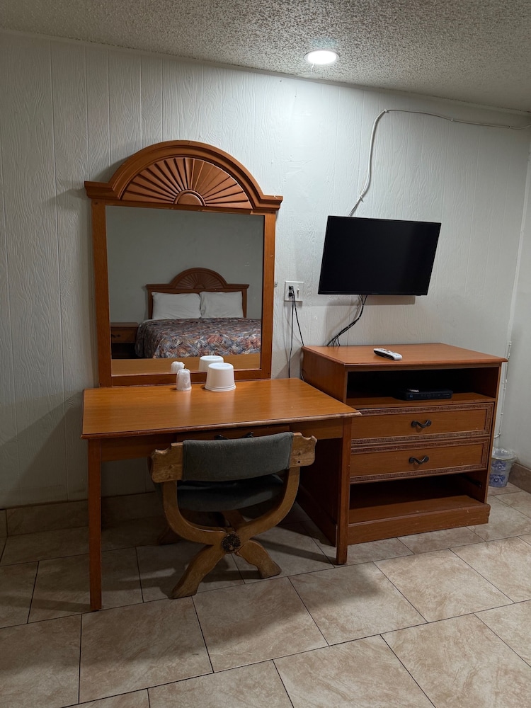Weekly One Queen Bed, With Kitchen , Smoking Room photo 2