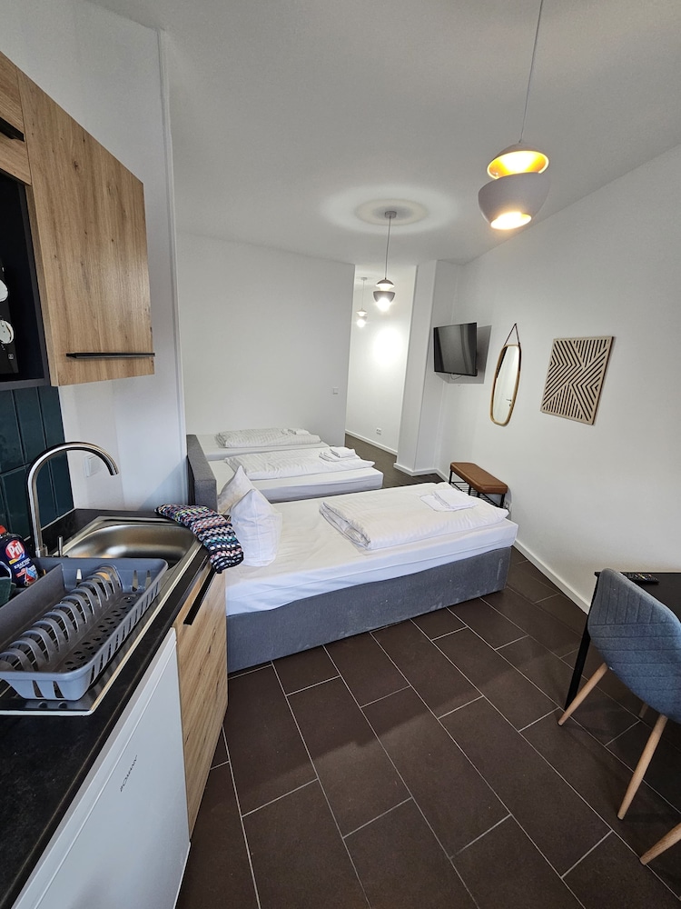 Studio, 3 Twin Beds, Kitchen photo 2
