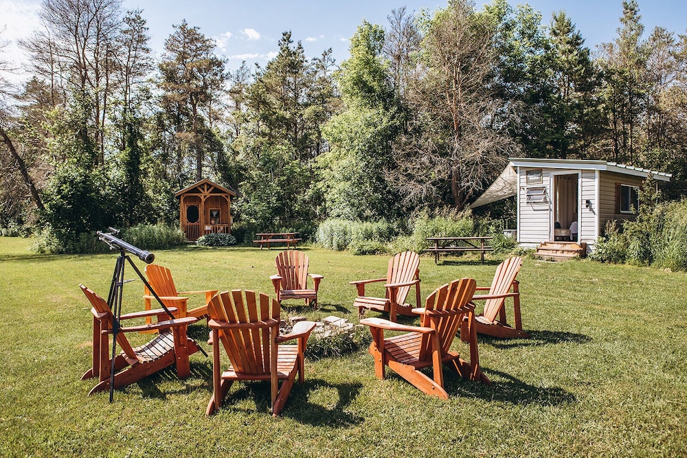 Classic Cabin, 1 Double Bed, Garden View photo 2