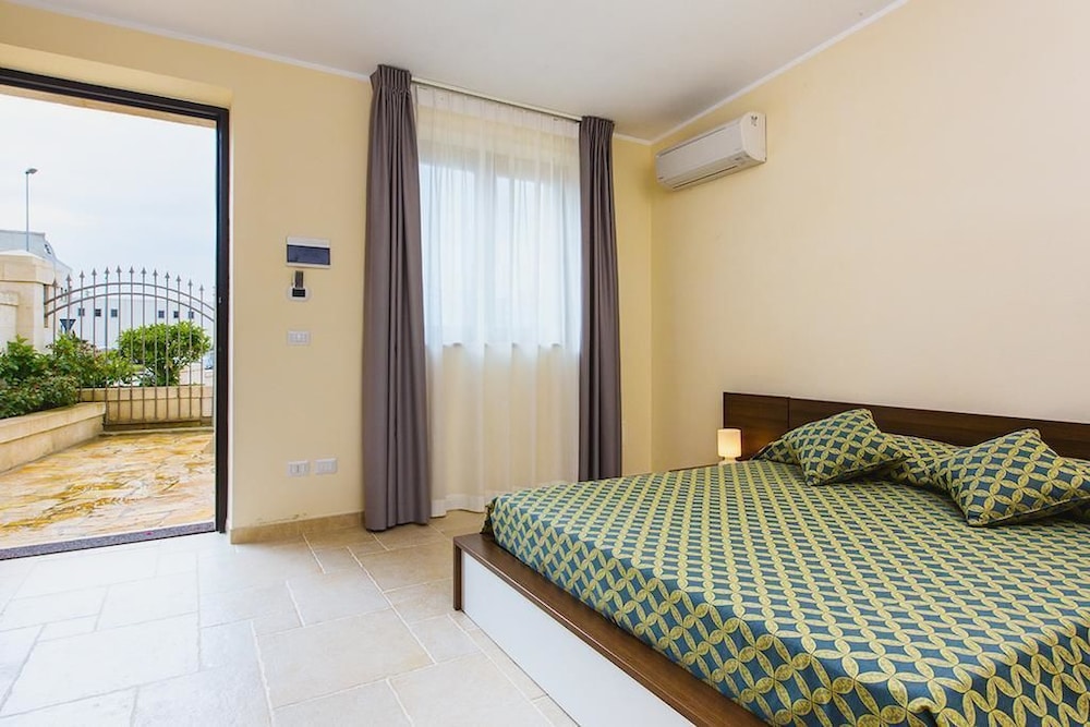 Quadruple Room, 2 Bedrooms, 2 Bathrooms