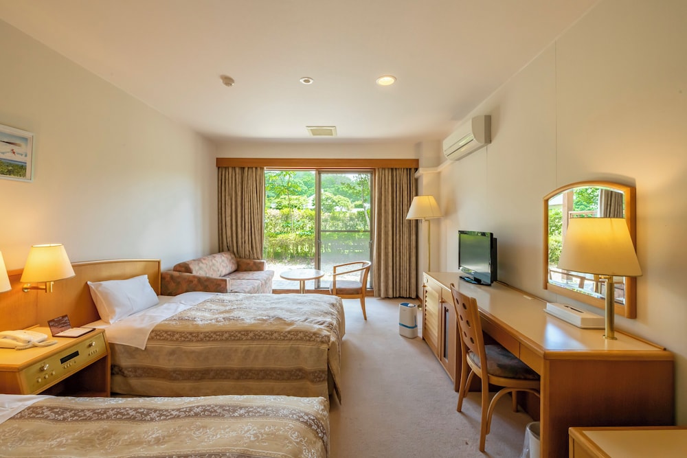Basic Twin Room, Non Smoking, Garden View photo 1