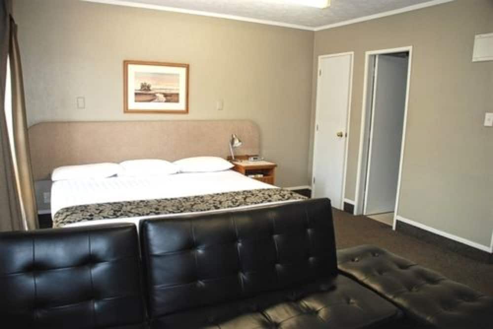 Standard Suite, 2 Bedrooms (Inter-connecting unit) photo 2