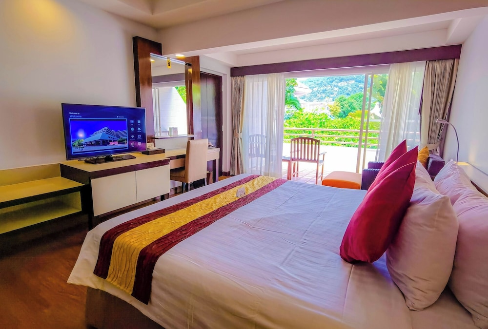 Premium Deluxe Room - Photo 11