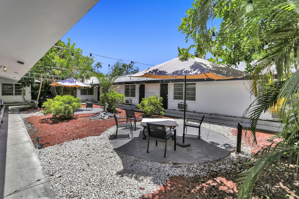 Comfort Apartment, 1 Bedroom, Courtyard View, Courtyard Area photo 3