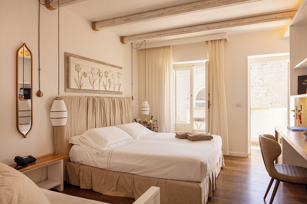 Comfort Room, Balcony, Courtyard Area photo 2