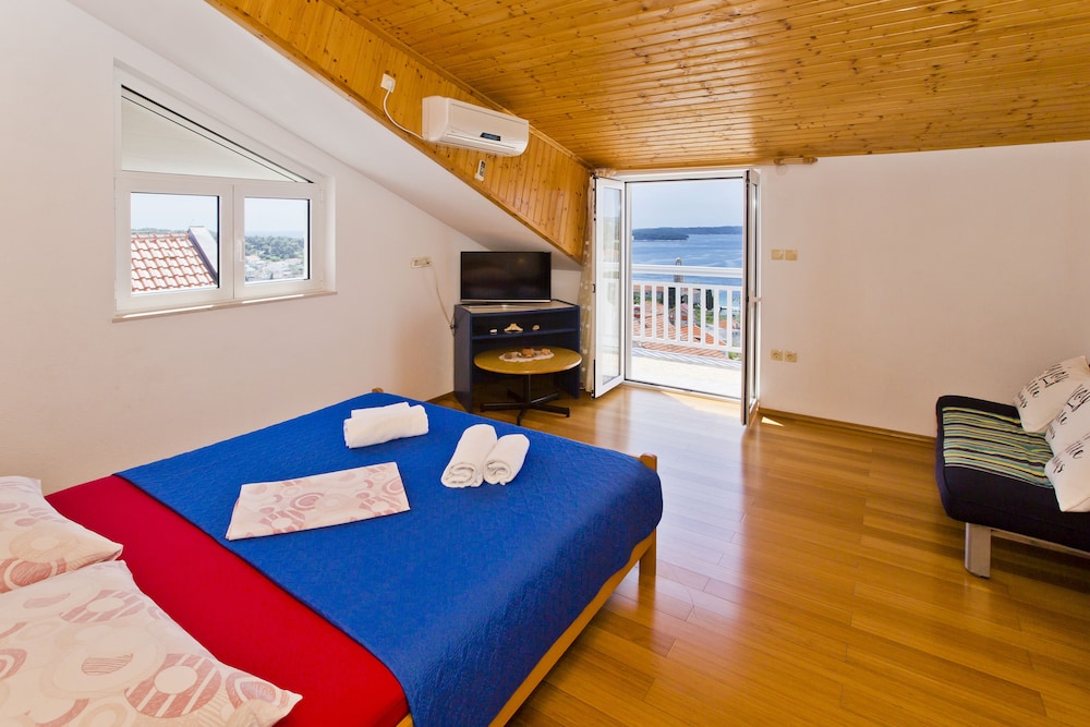 Deluxe Apartment, Sea View photo 2