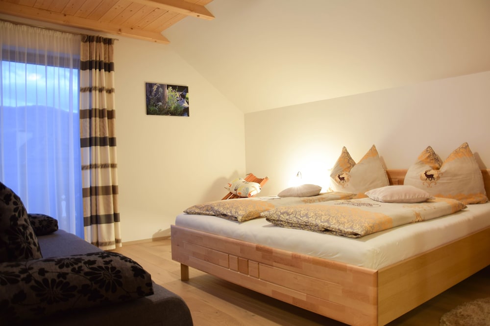 Traditional Chalet, 3 Bedrooms, Mountain View photo 2