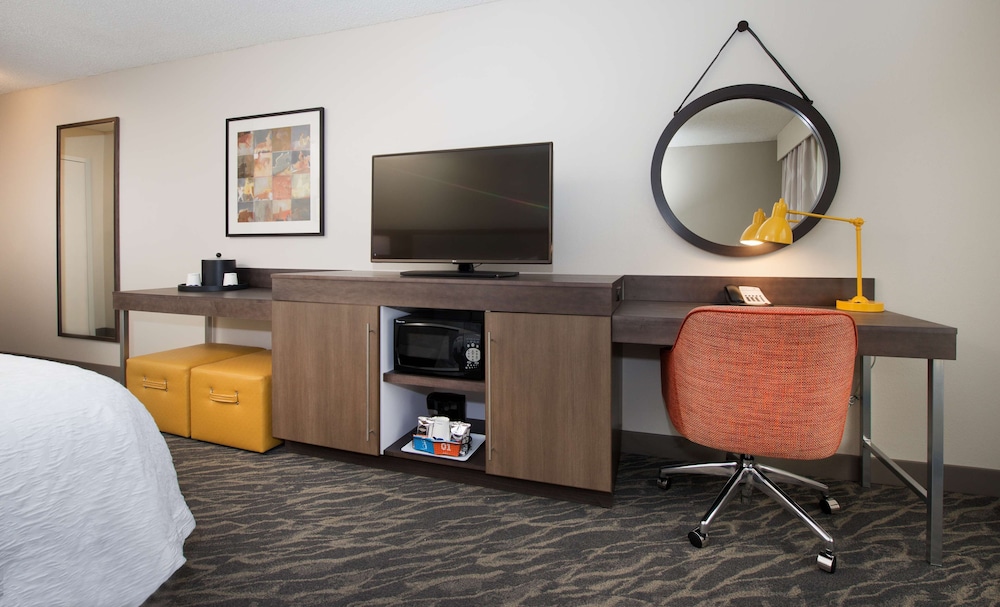 1 King Hearing Accessible - Photo 1