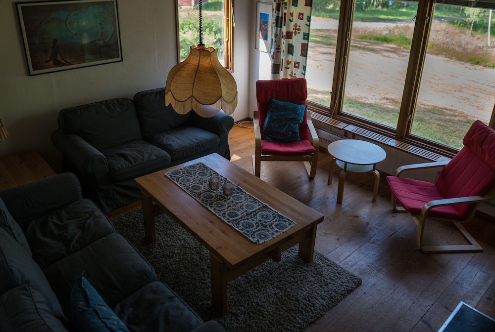 Family Cabin, 3 Bedrooms, Fireplace, Garden View photo 3