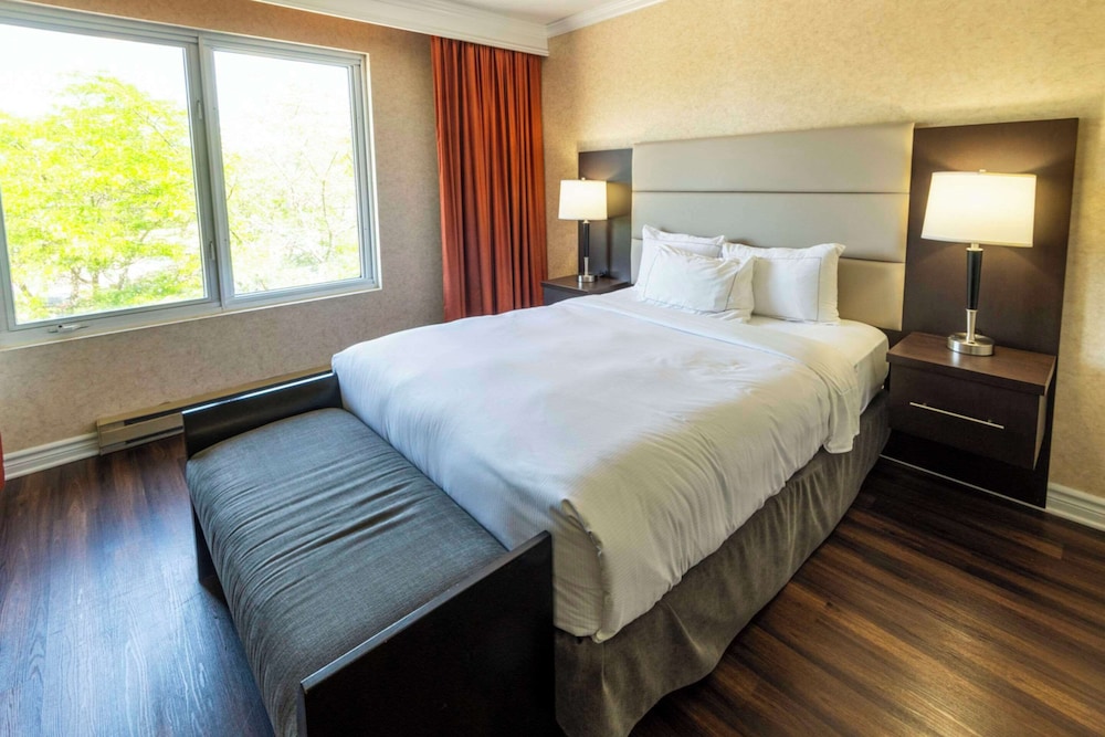 Suite, 2 Queen Beds, Non Smoking (Upgrade) - Photo 1