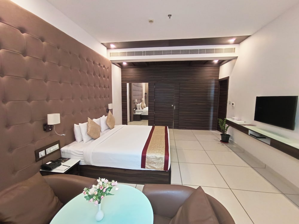 Executive Studio Suite