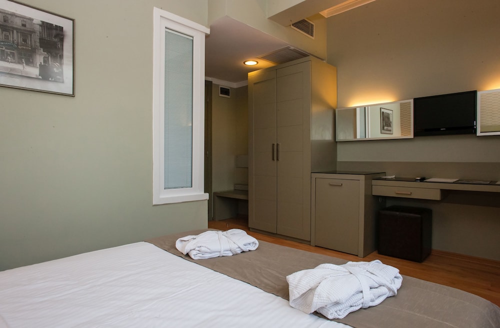 Standard Double or Twin Room photo 1