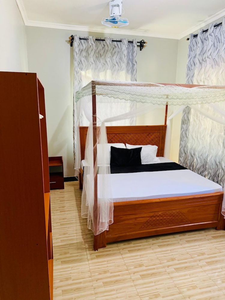 Basic Room, Balcony