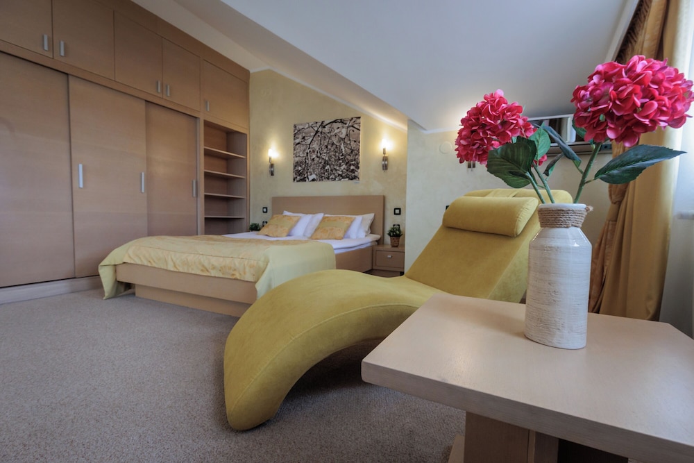 Family Triple Room - Photo 1