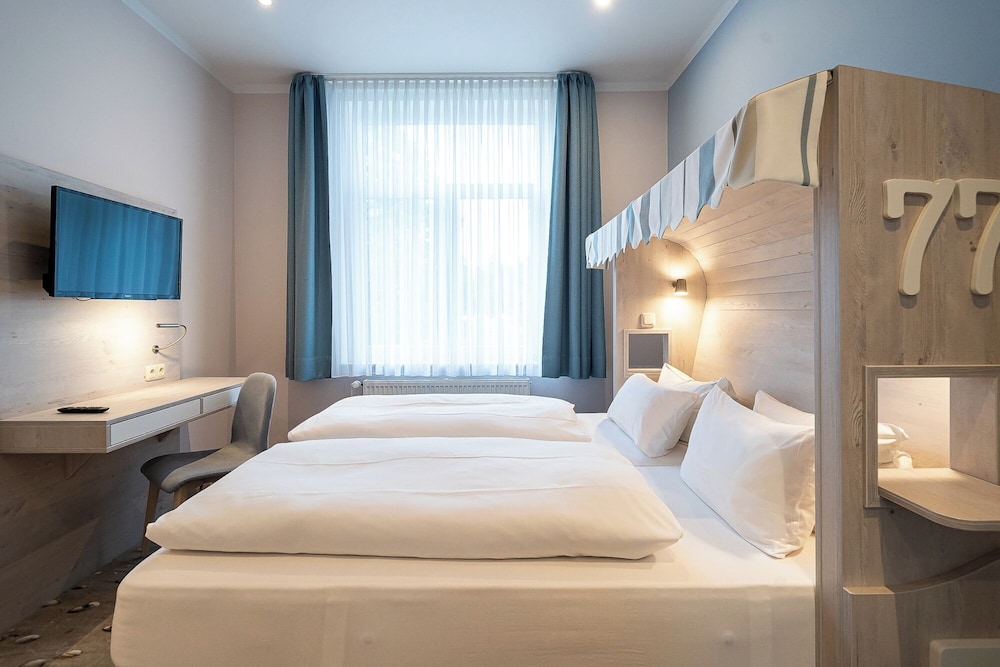 Comfort Suite photo 1