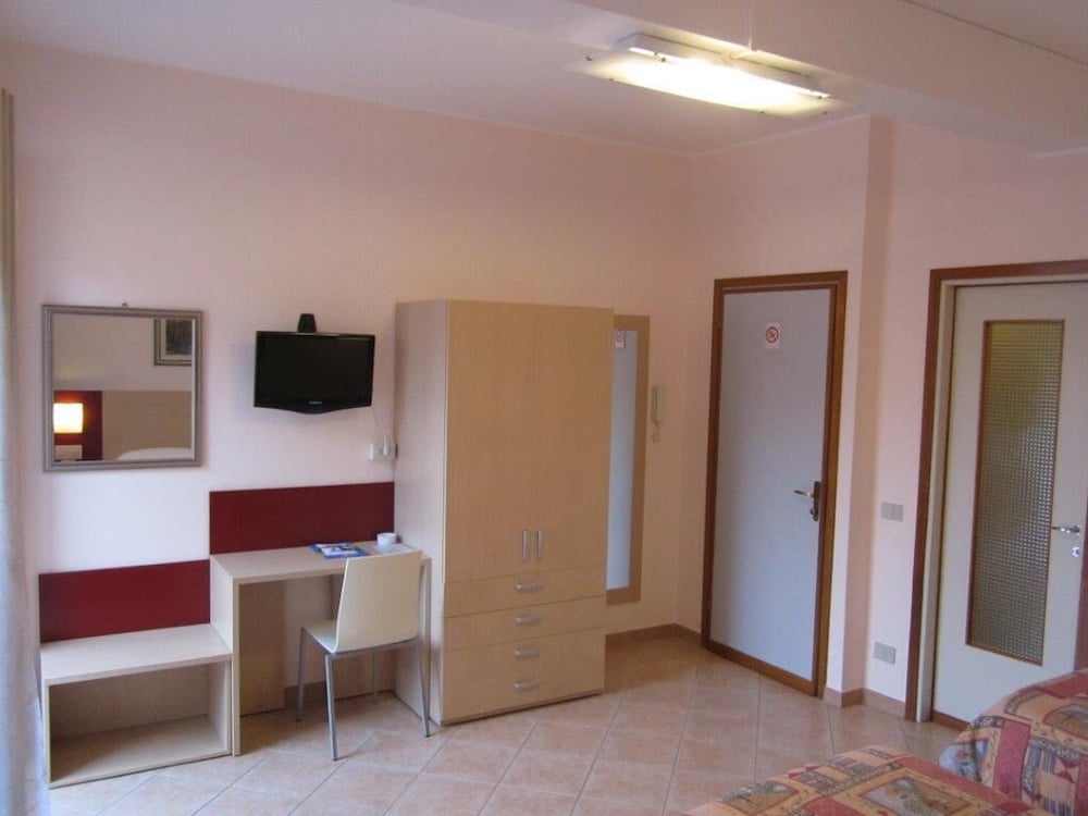 Triple Room, Partial Lake View photo 3