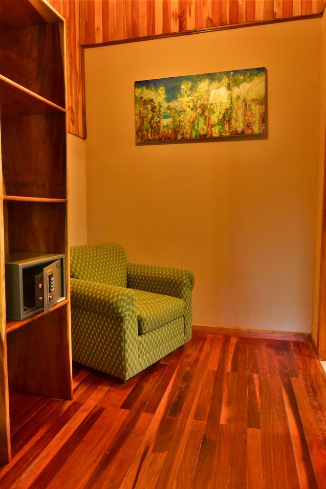 Family Suite, 1 Bedroom, Terrace, Courtyard View photo 3