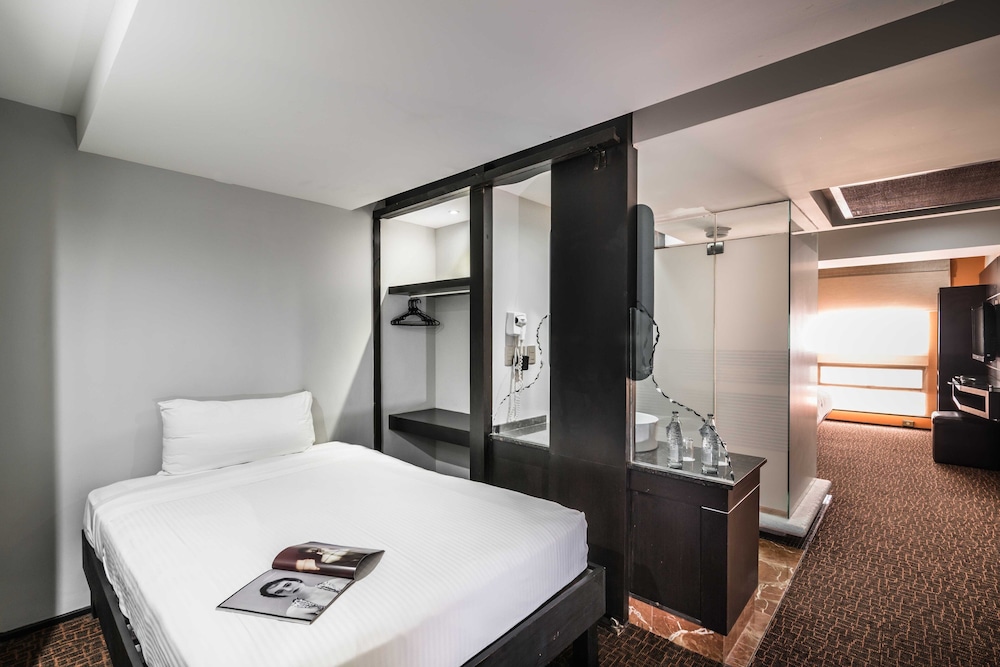 Twin Room - Photo 5