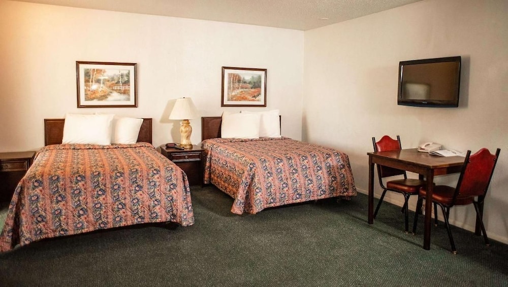 Comfort Single Room, 2 Queen Beds, Non Smoking photo 1