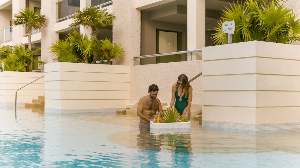 The Reserve Junior Suite Swim Up