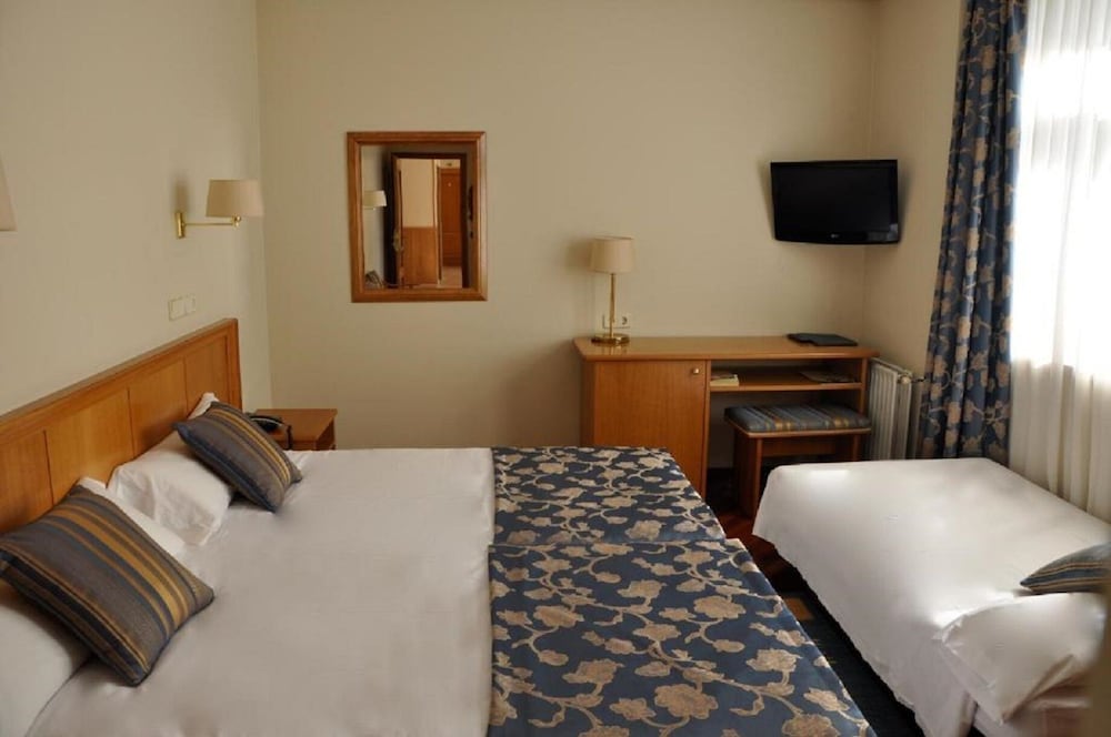 Standard Triple Room photo 3