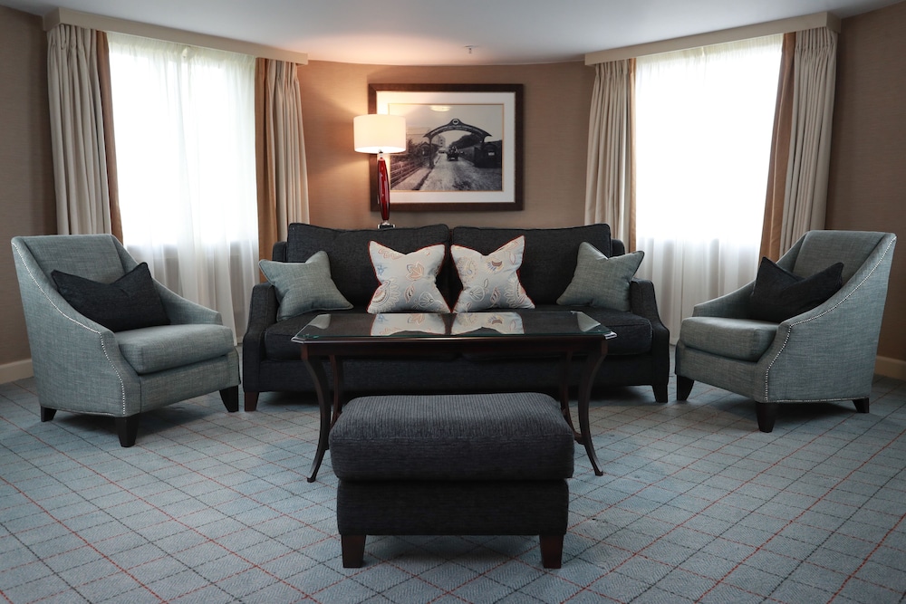 Junior Double Room, 1 King Bed thumbnail 6