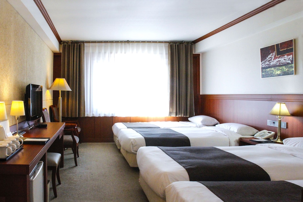 Superior Quadruple Room, Lake View