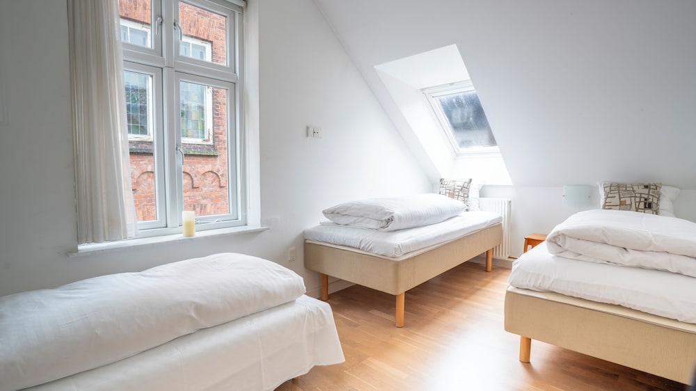 Basic Apartment photo 2