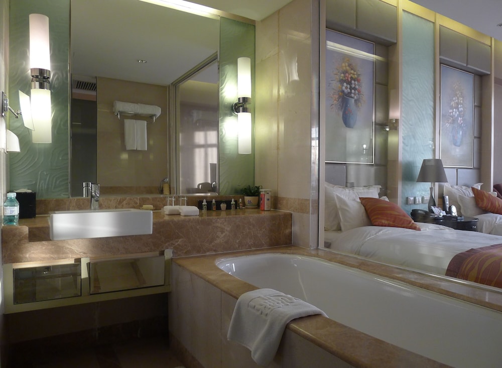 Executive Deluxe King Room photo 2
