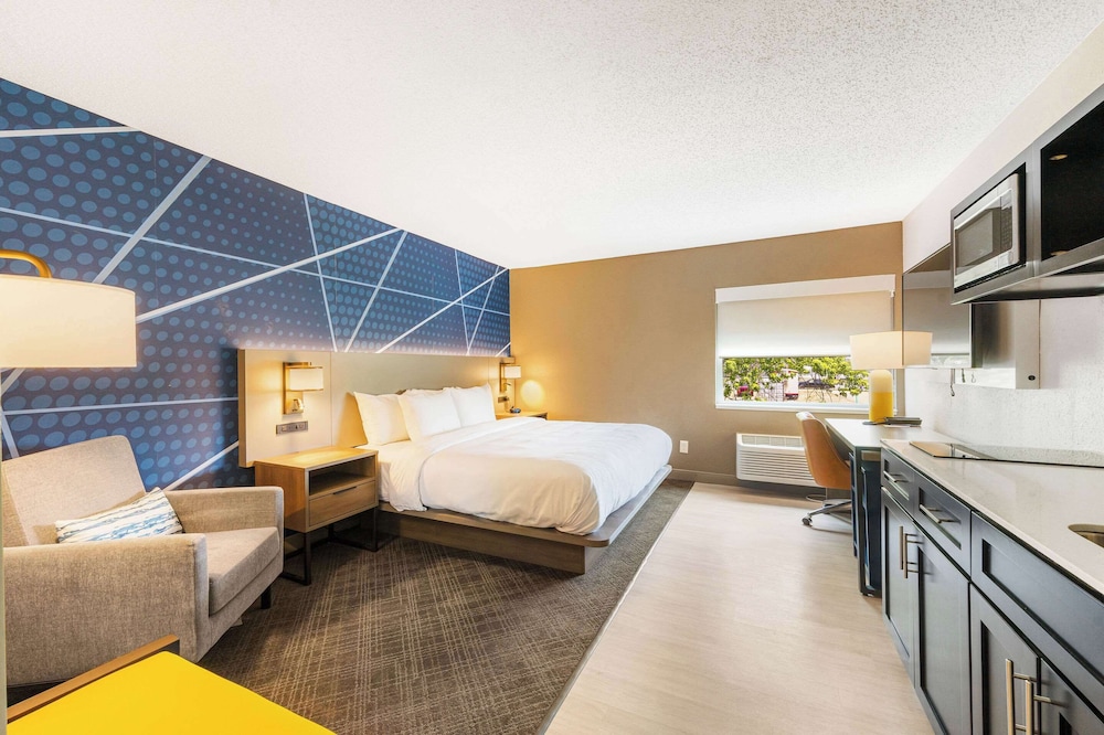 Suite, 1 King Bed, Non Smoking (Efficiency, Upgrade) - Photo 1