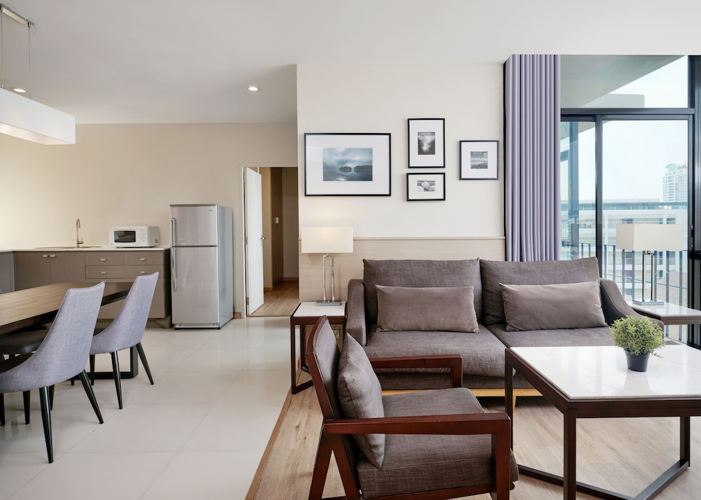 Family Suite Two Bedroom with Kitchenette - Photo 9