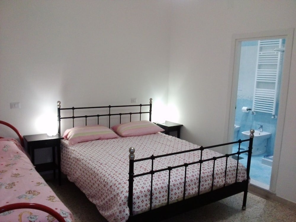 Triple Room, Shared Bathroom