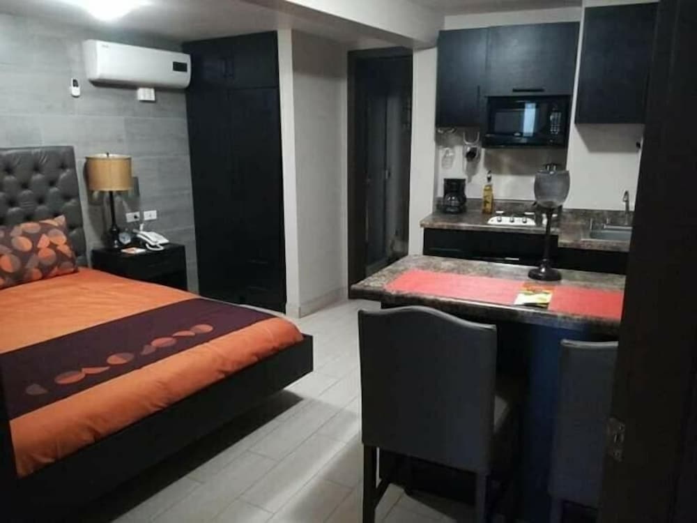 Business Room photo 3