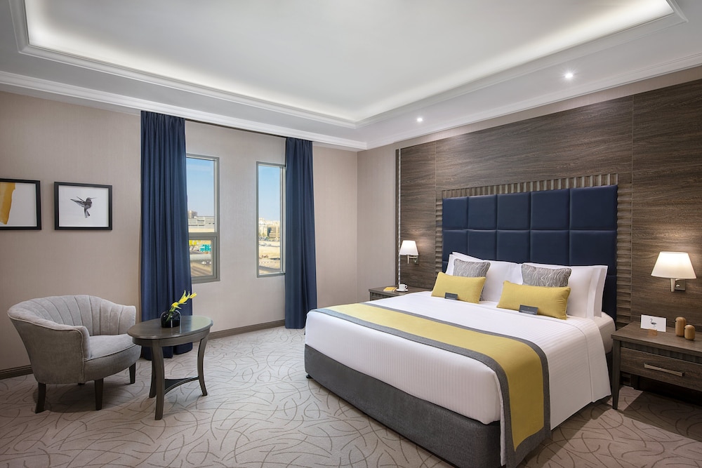 Deluxe Room, 1 King Bed, Accessible, Non Smoking