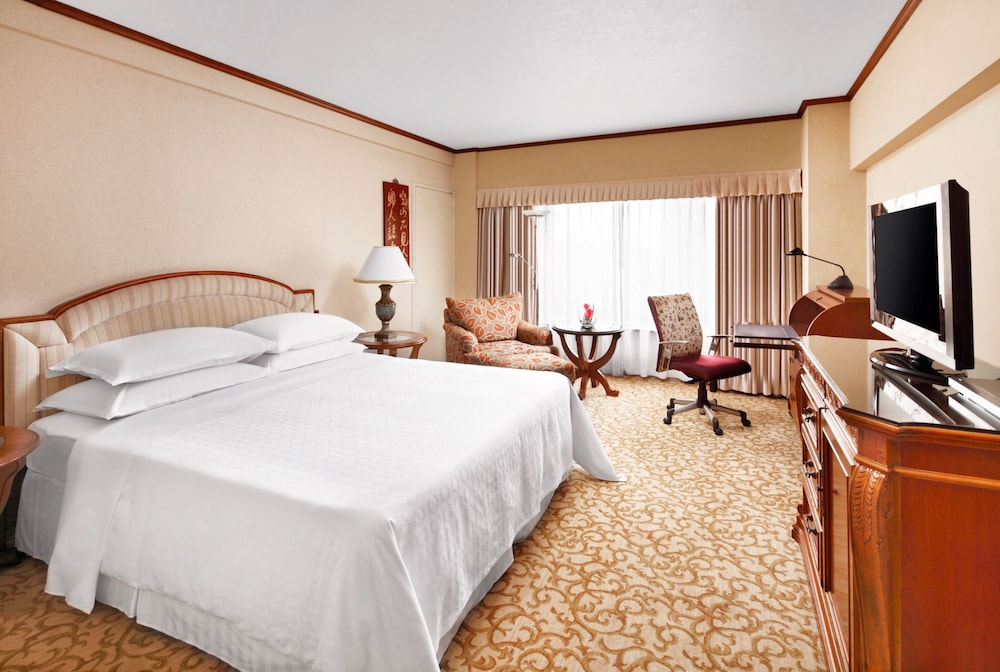 Premier Queen Room