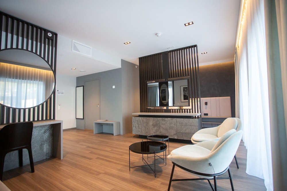 Family Room photo 1