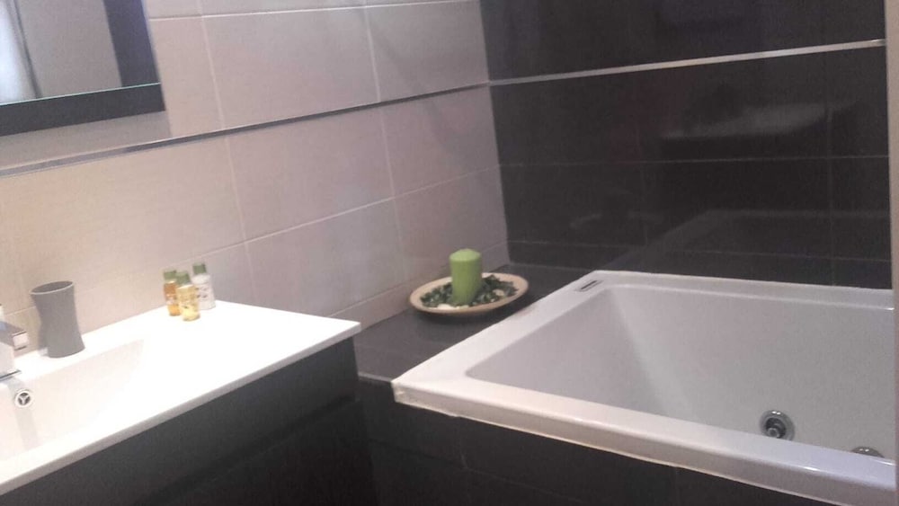 Comfort Double Room, 1 Bedroom, Non Smoking, Private Bathroom photo 2