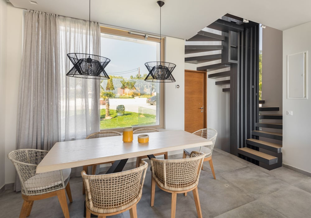 Villa photo 2