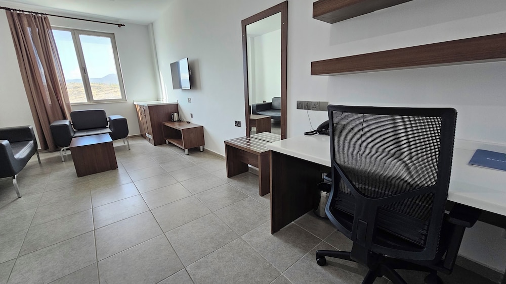 Business Suite photo 3