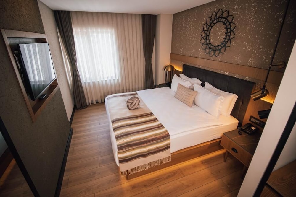 Economy Room