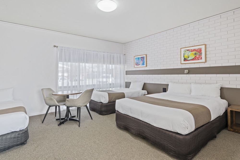 Standard Room, Multiple Beds, Non Smoking