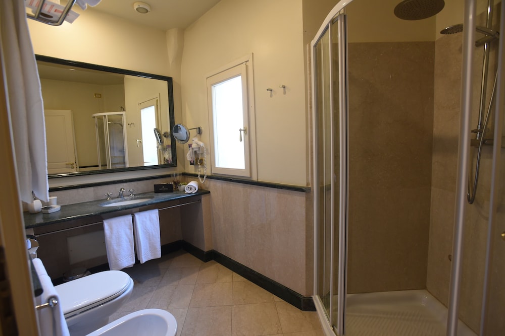 Classic Double Room Single Use photo 2