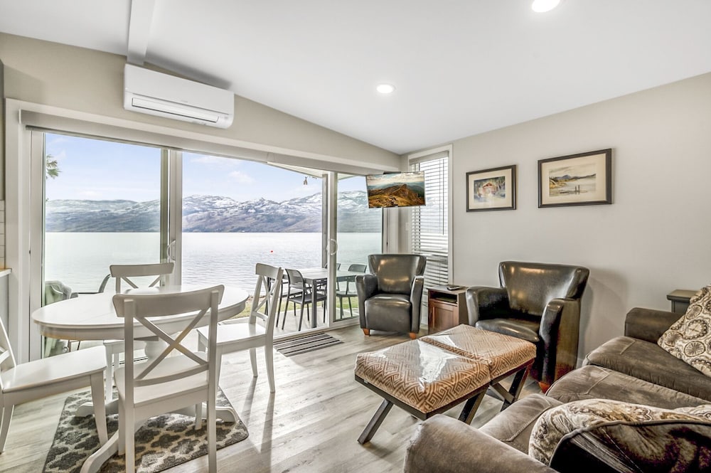 Comfort Cottage, Beach View, Beachside photo 1