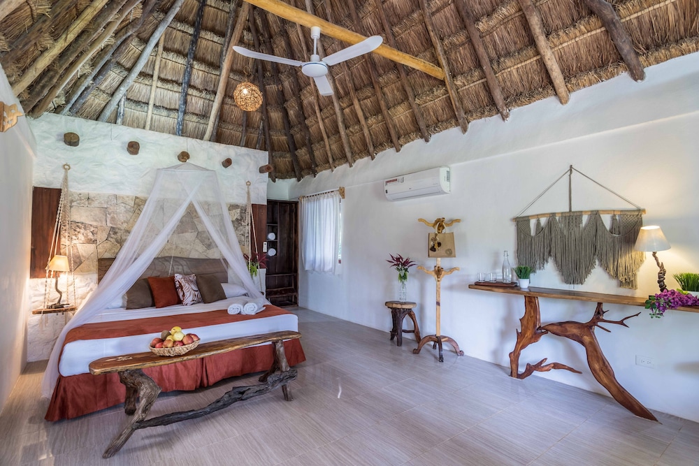 Standard Room, 1 King Bed, Private Bathroom, Ground Floor photo 1
