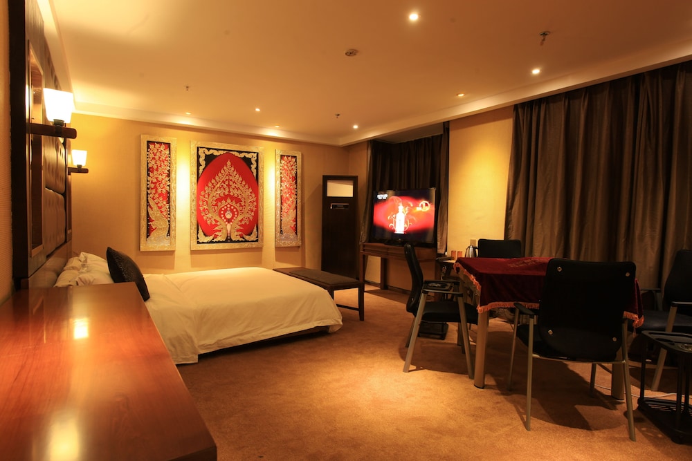 Deluxe Suite photo 1