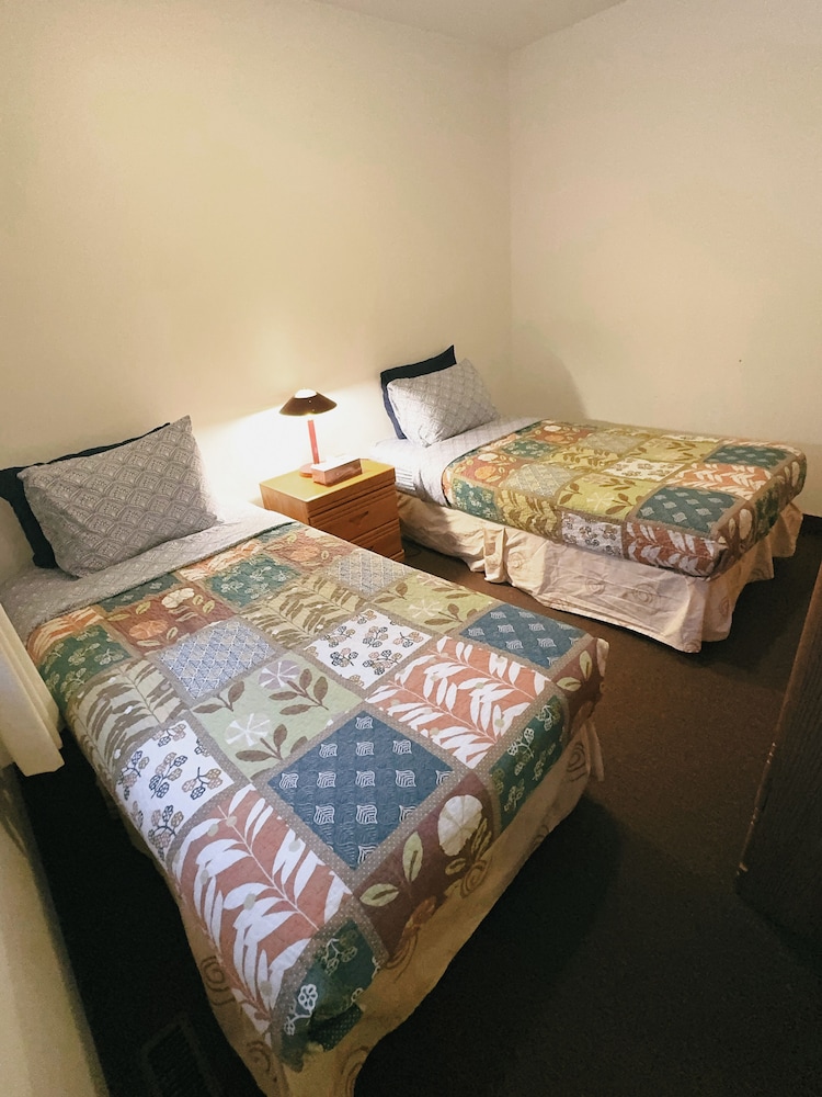 Elite Room, 2 Twin Beds