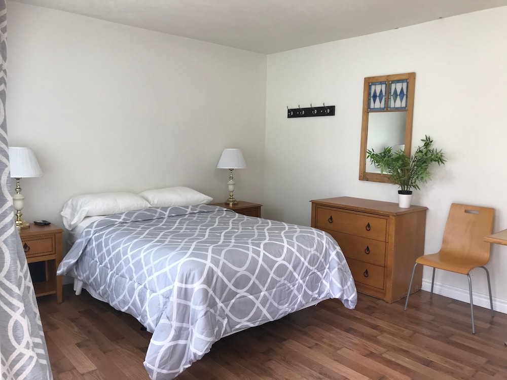 Junior Single Room, Garden View (NO LAKEVIEW)